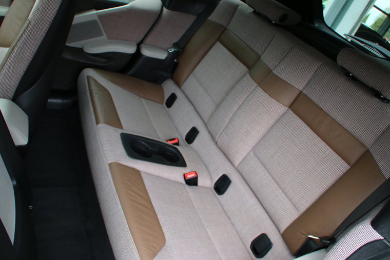 Vehicle Image 25