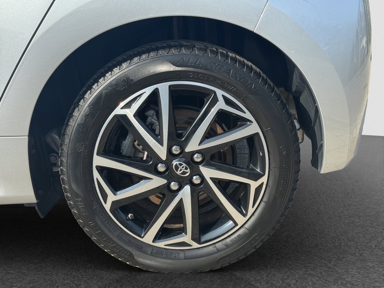 Vehicle Image 17