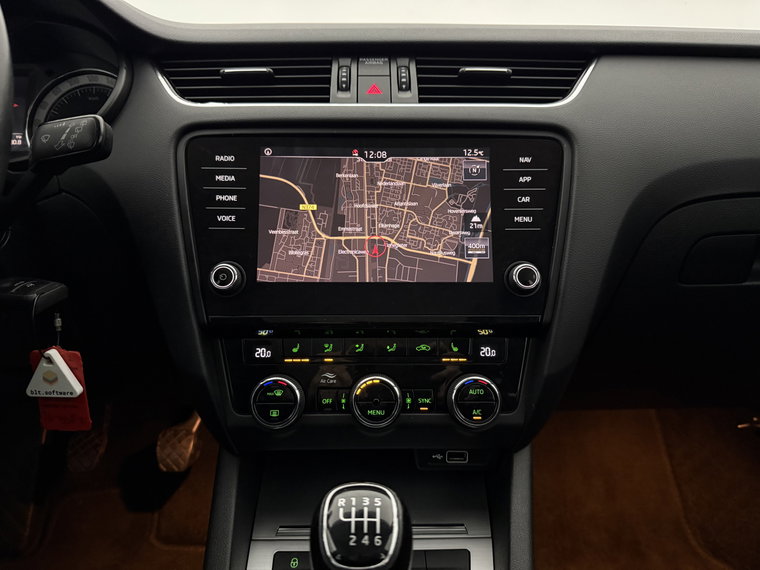 Vehicle Image 19