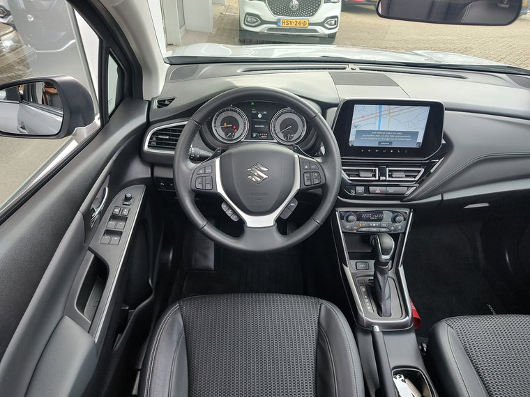 Vehicle Image 13