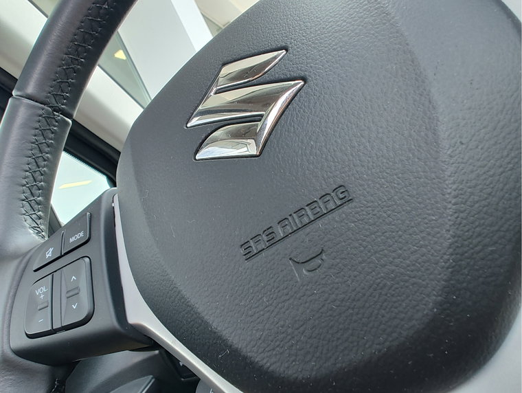 Vehicle Image 25