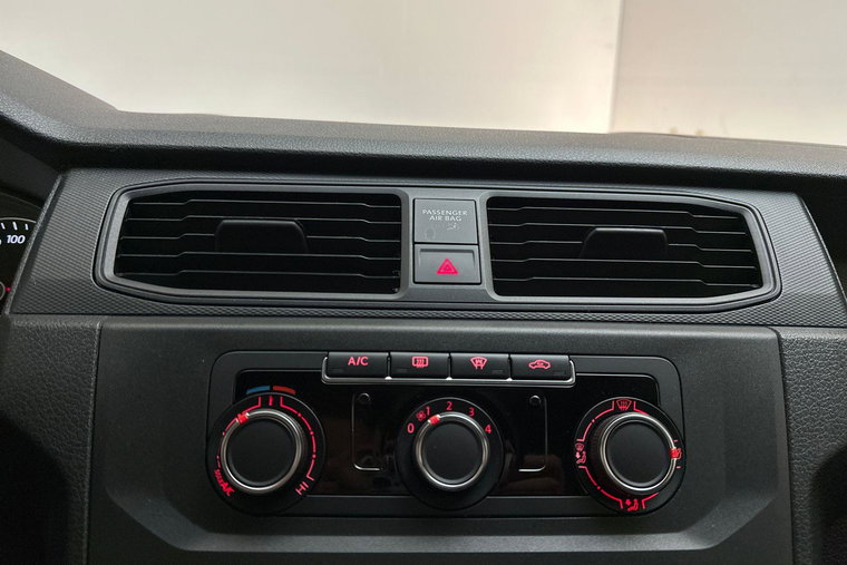 Vehicle Image 28