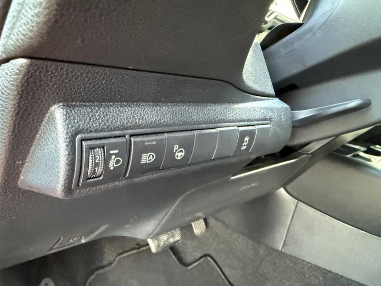 Vehicle Image 32