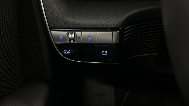 Vehicle Image 32