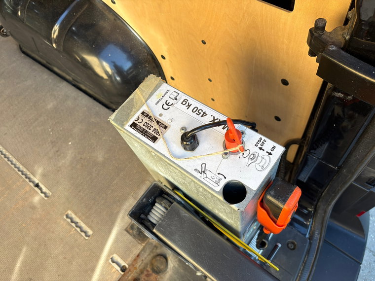Vehicle Image 13