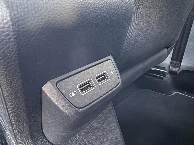 Vehicle Image 32