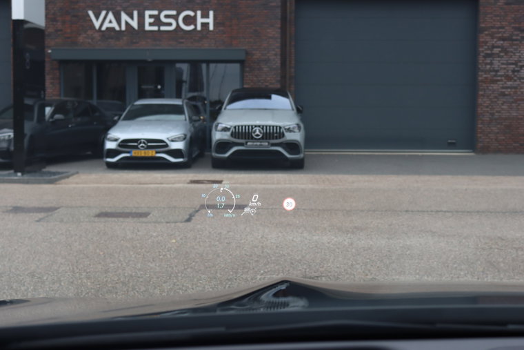 Vehicle Image 25