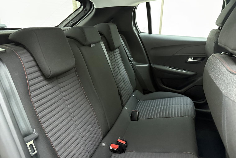 Vehicle Image 16