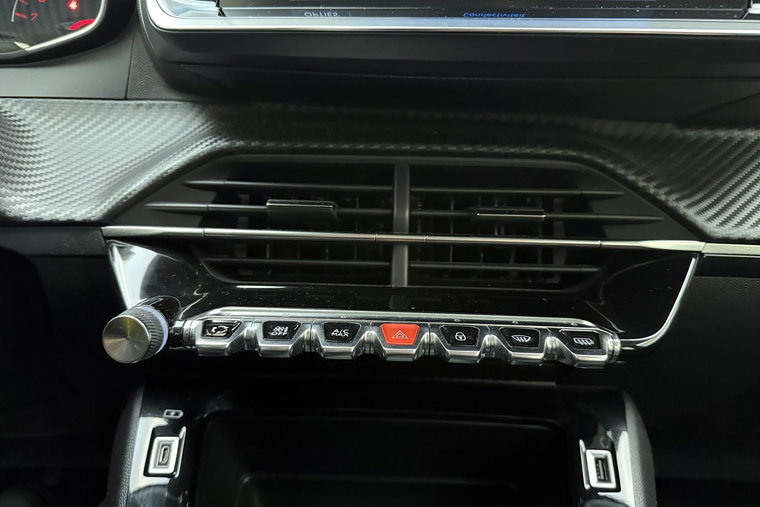 Vehicle Image 24