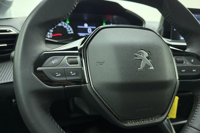 Vehicle Image 26