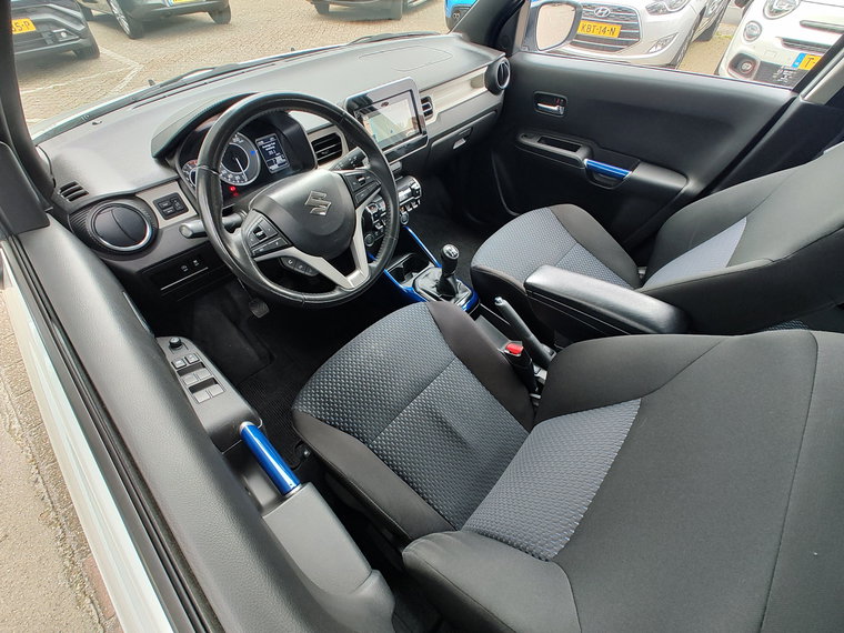 Vehicle Image 13