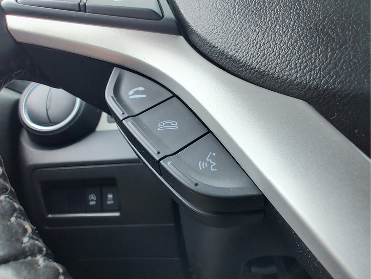 Vehicle Image 25
