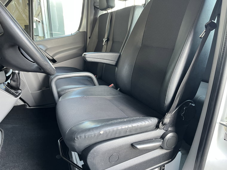 Vehicle Image 37