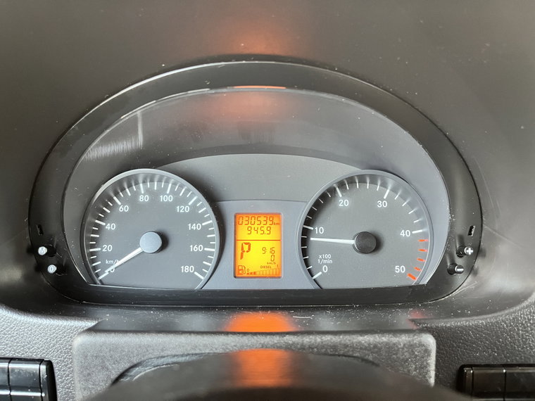 Vehicle Image 38