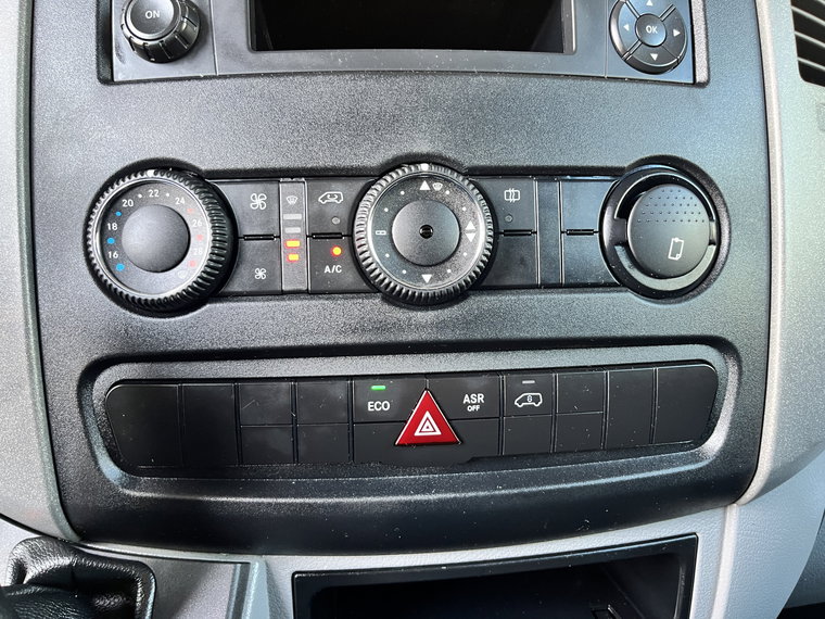 Vehicle Image 40