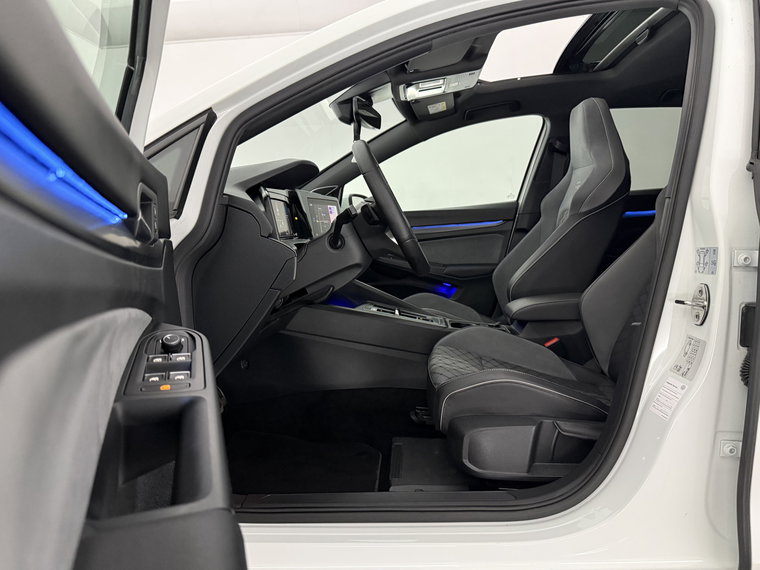 Vehicle Image 38