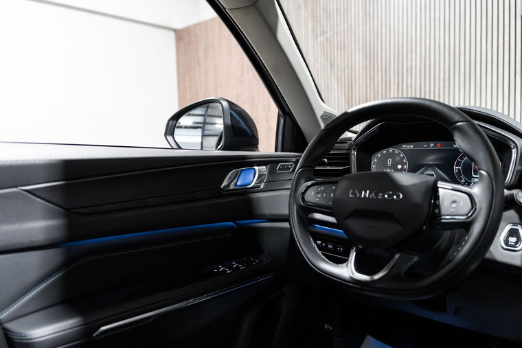 Vehicle Image 21