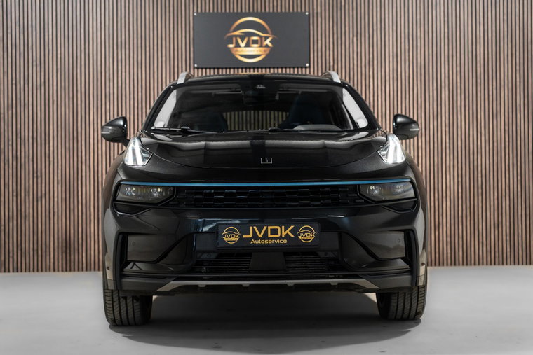 Vehicle Image 4