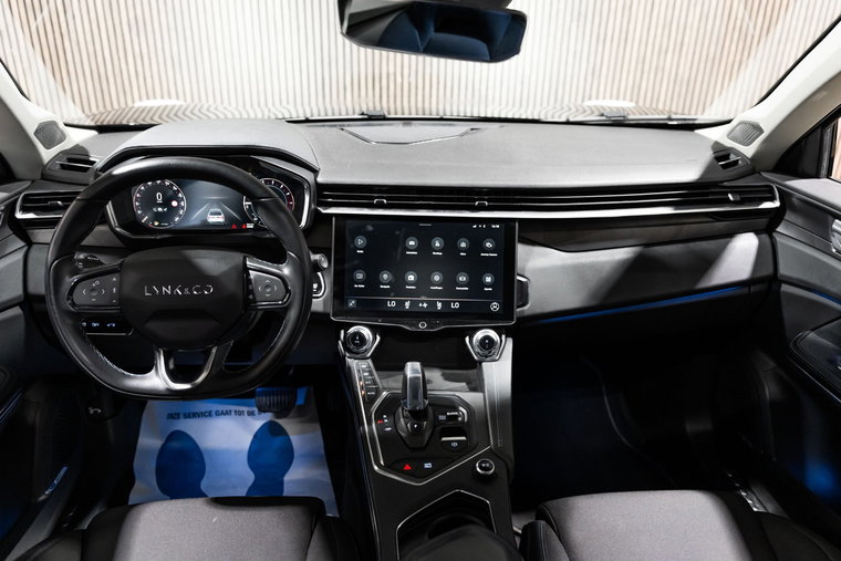 Vehicle Image 11