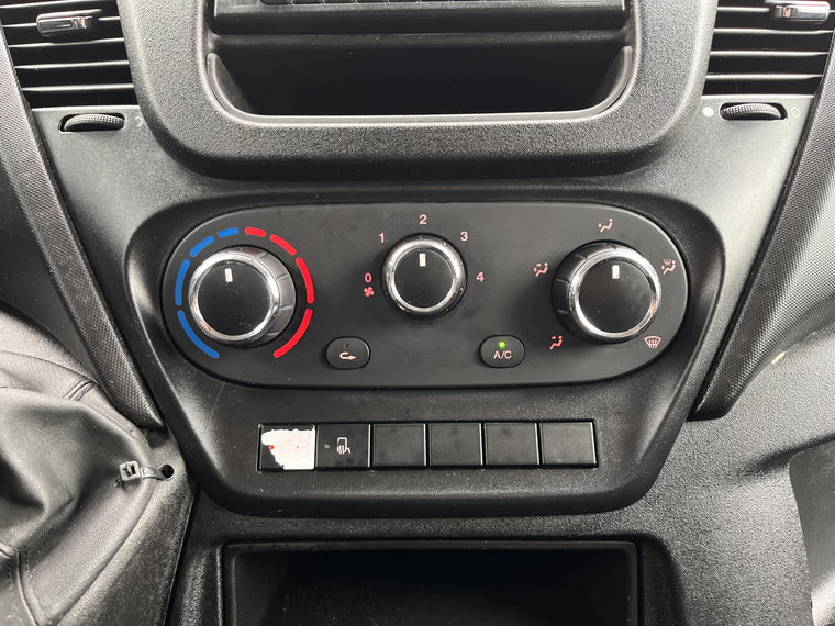 Vehicle Image 38