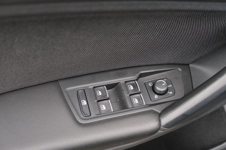 Vehicle Image 38