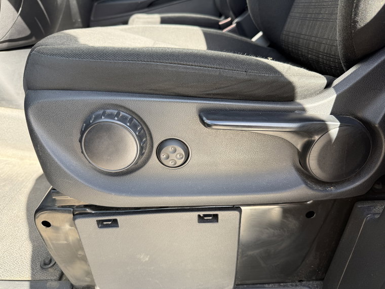 Vehicle Image 26