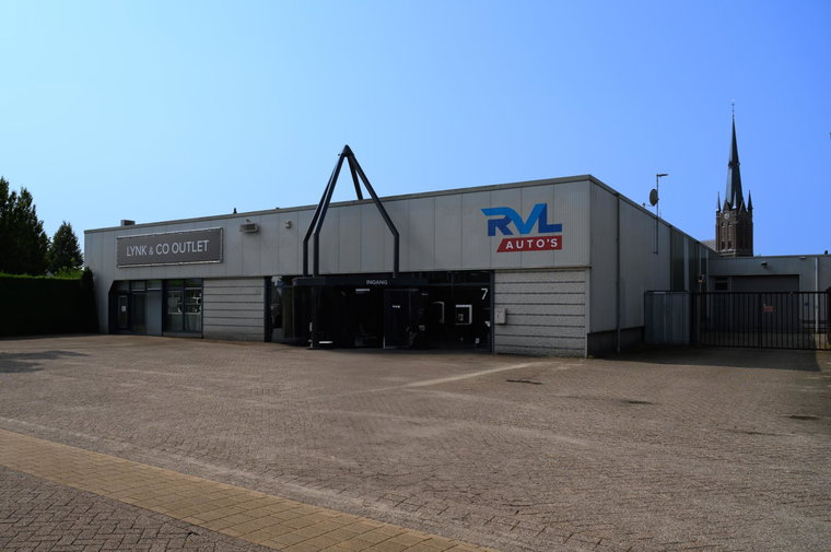 Vehicle Image 8