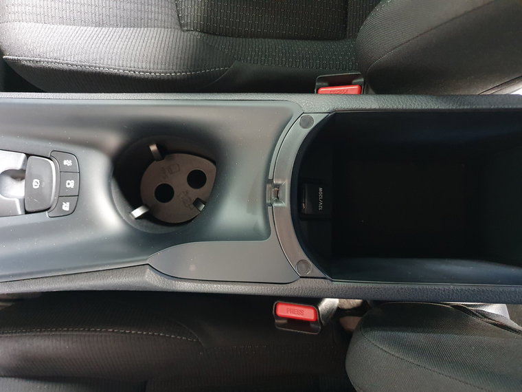 Vehicle Image 32