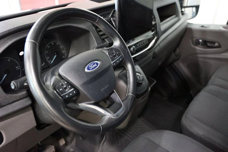 Vehicle Image 16