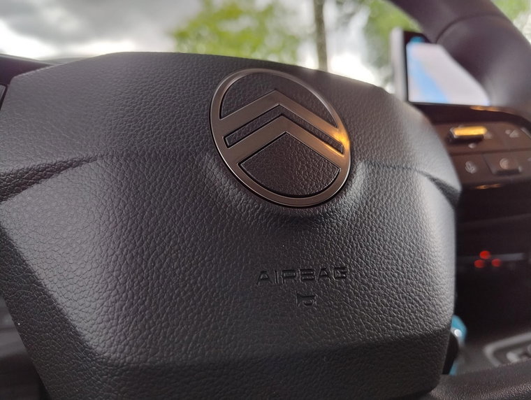 Vehicle Image 26