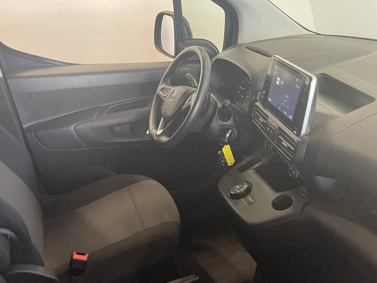 Vehicle Image 26