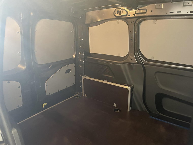 Vehicle Image 33