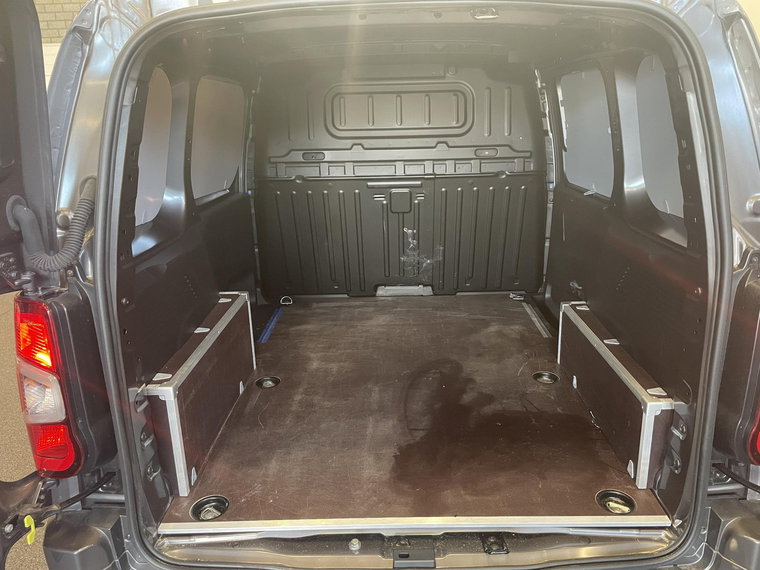 Vehicle Image 36