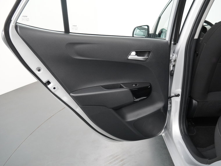 Vehicle Image 37
