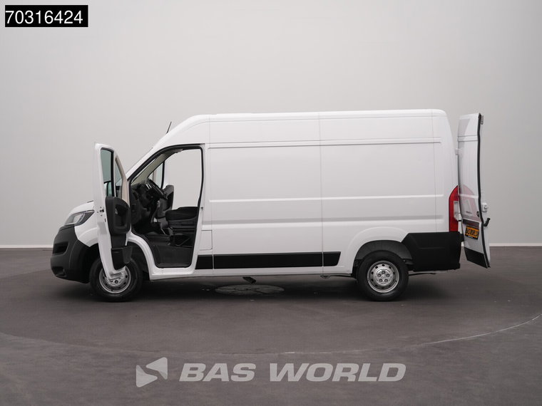 Vehicle Image 27