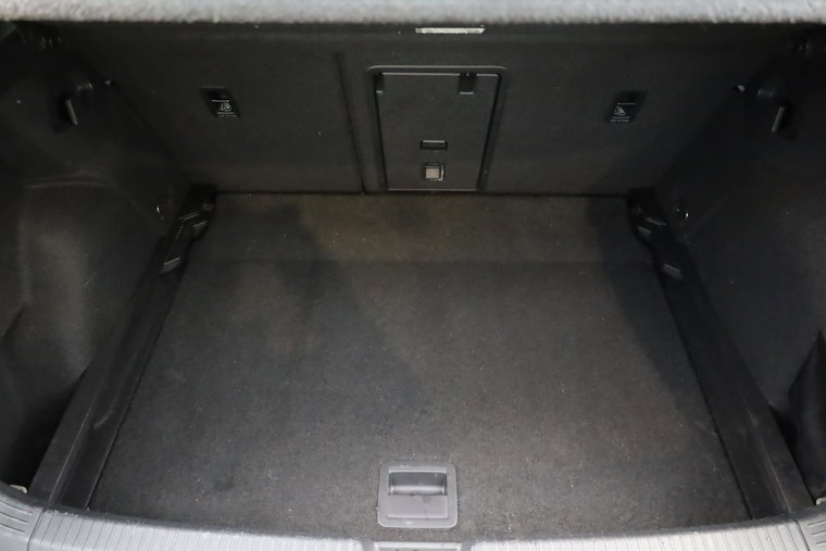 Vehicle Image 38