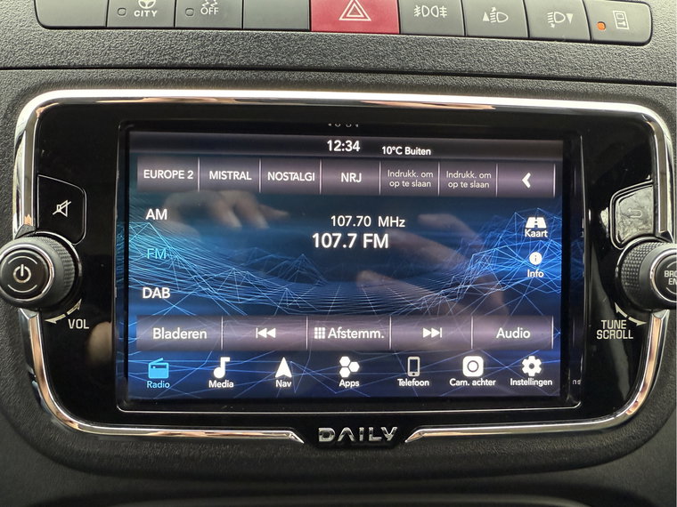 Vehicle Image 18