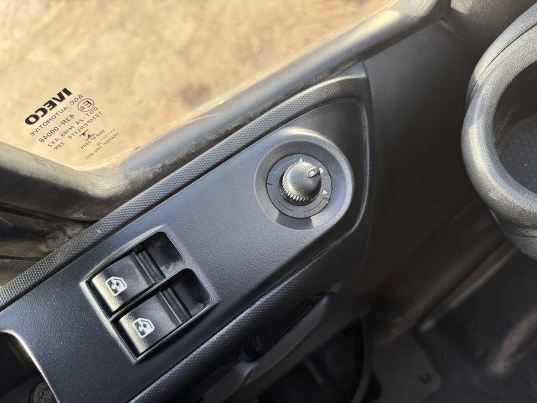 Vehicle Image 28