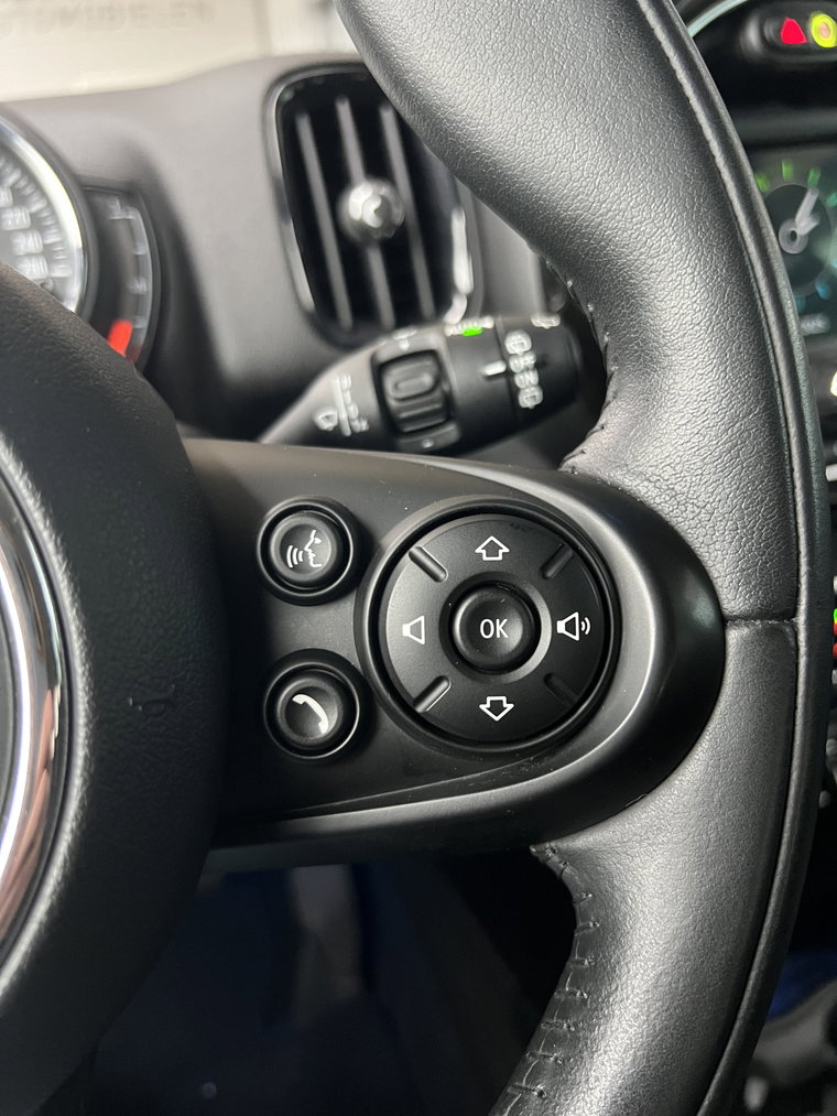 Vehicle Image 28