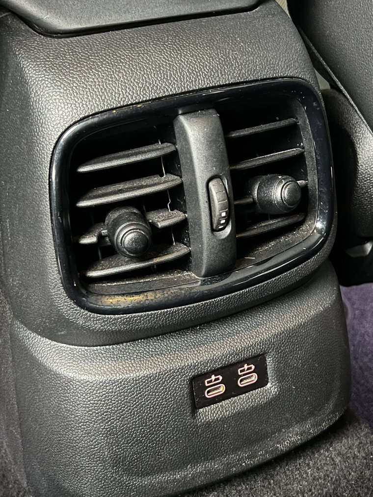 Vehicle Image 33