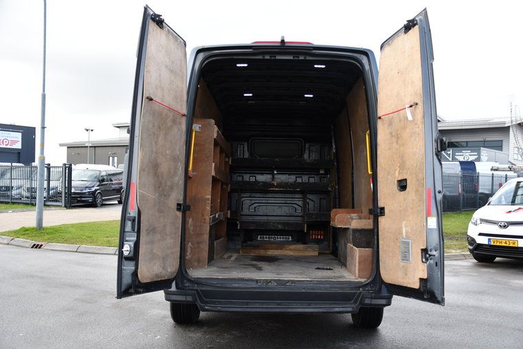 Vehicle Image 36