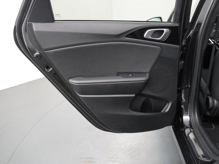 Vehicle Image 35
