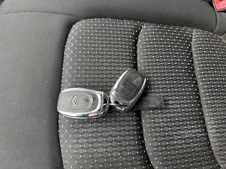 Vehicle Image 33