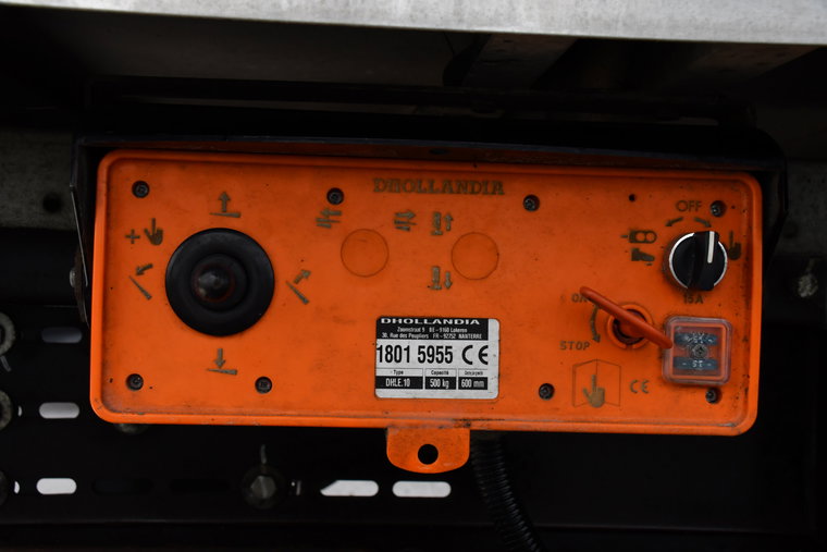 Vehicle Image 35