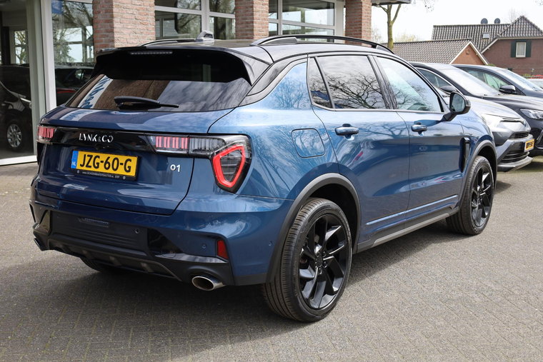 Vehicle Image 4