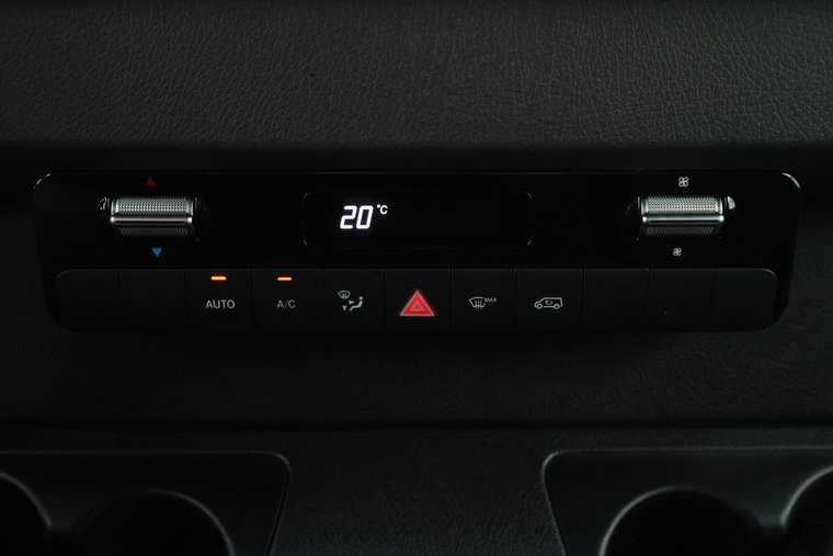 Vehicle Image 43