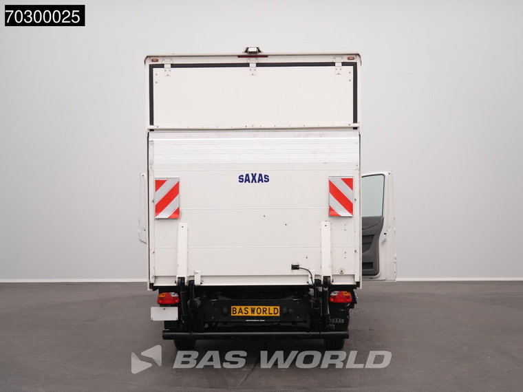 Vehicle Image 38