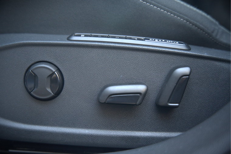 Vehicle Image 28