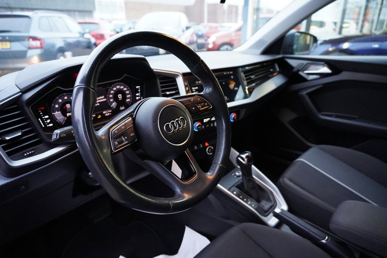 Vehicle Image 13