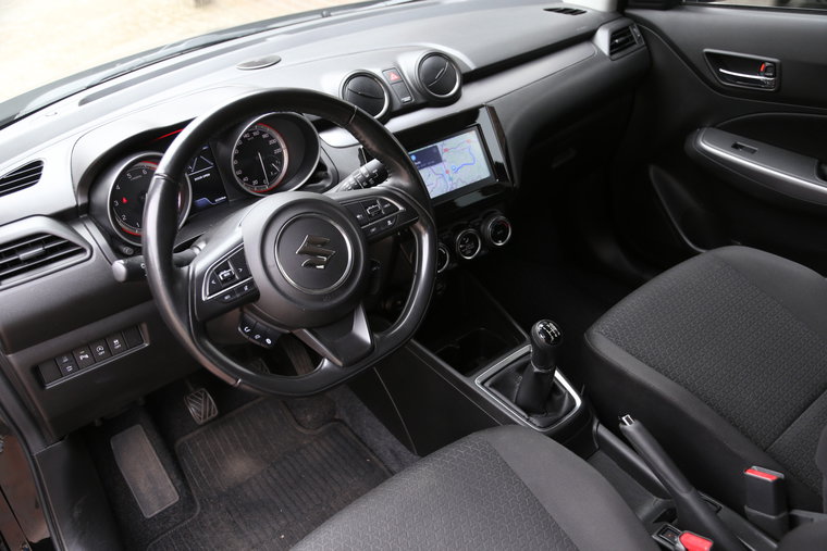 Vehicle Image 6